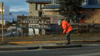 Photo of Personal municipal de Ushuaia realizó la limpieza de un sector de la avenida Héroes de Malvinas
