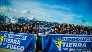 Photo of El frente Defendamos Tierra del Fuego realizó un acto en Ushuaia
