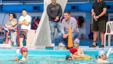 Photo of Más acceso al deporte: Martín Perez acompañó una jornada de pileta libre en el Natatorio Municipal 