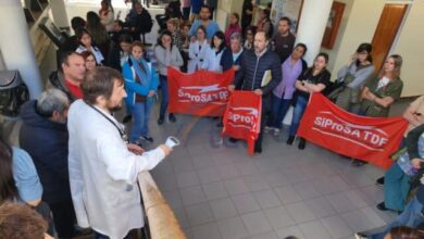 Photo of ​Profesionales de la salud realizaron una asamblea en el Hospital Regional Río Grande por reclamos salariales y condiciones laborales 